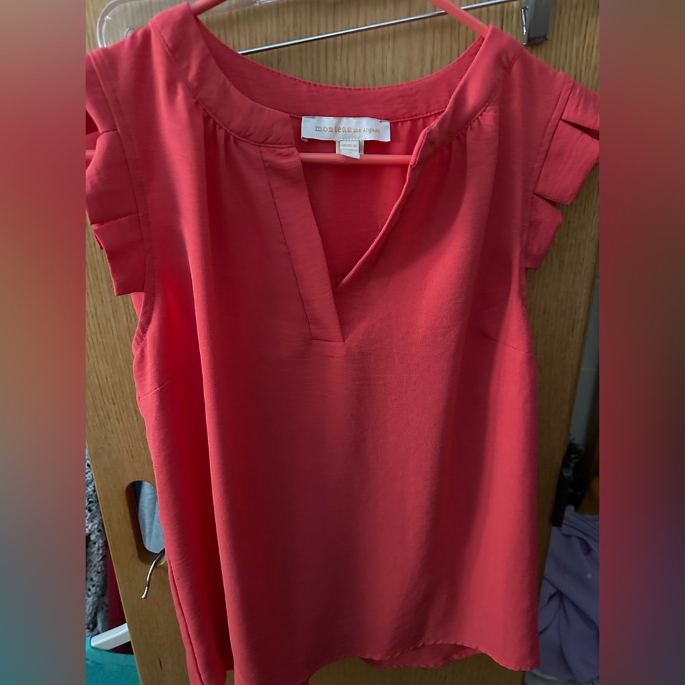 Business casual top gently worn. XS from Monteau Los Angeles